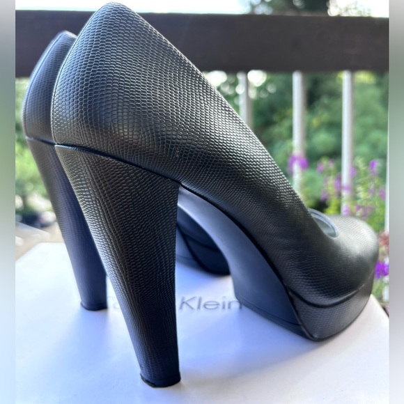 Calvin Klein Textured Leather Platform Pump
Size 10
Like New - Picture 5 of 11